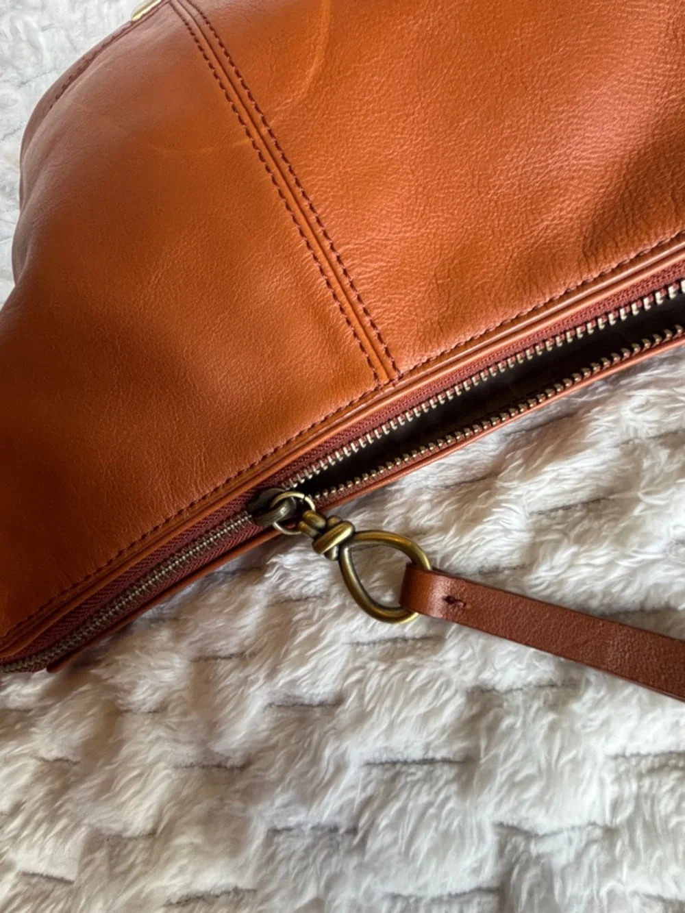 Cole Haan Cognac Tan Smooth Leather Crossbody Hobo Bag Brass Hardware